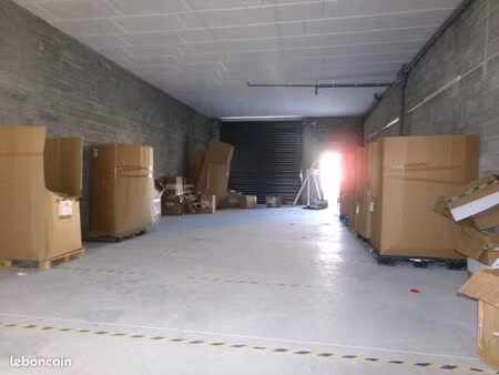 entrepôt 115 m² maraussan