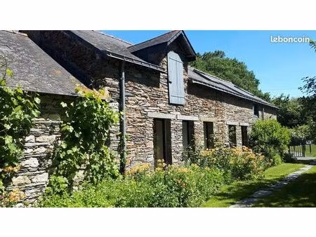 maison ancienne en pierres