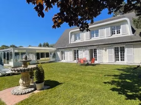 pavillon 8 pièces 222 m²