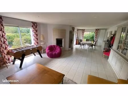 villa 5 pièces 208 m²