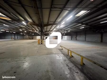 local bureaux 4 340 m²