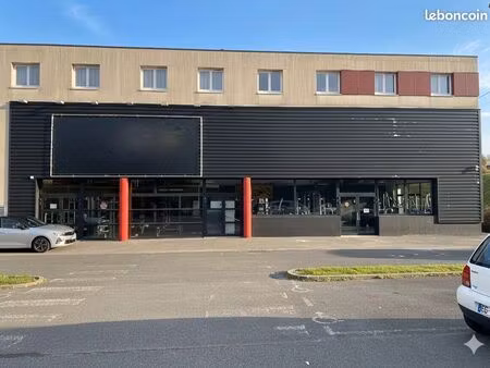 local 1600 m² louvroil