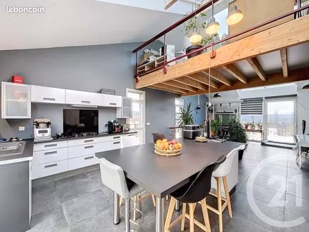 maison 5 pièces 205 m²