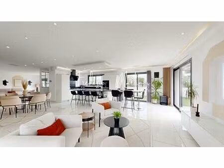 maison contemporaine  luxe  calme et piscine