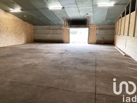 vente garage 213 m²