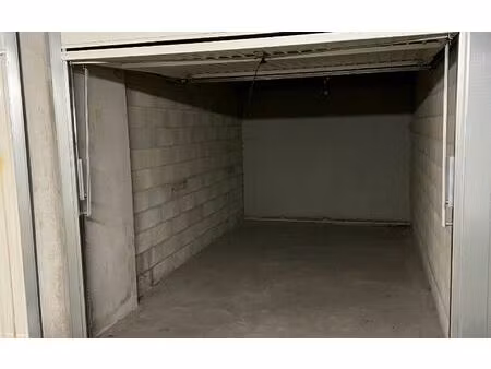 stationnement vaulx-en-velin m² t- à vendre  14 300 €