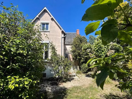 maison style 1930's offrant 76m2 avec jardin