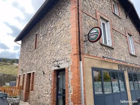 immeuble local commercial + 2 appartements