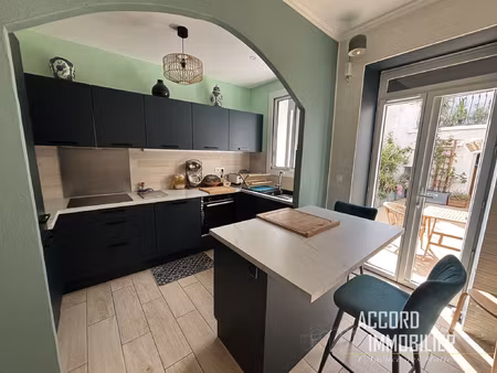 puisserguier  belle maison t6 de 183 m2 avec cour et terrass