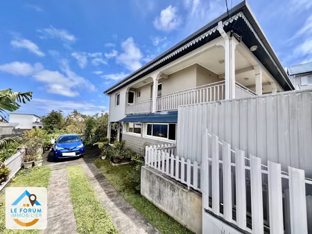 petite ile 97429 - ensemble immobilier en parfait etat - bon