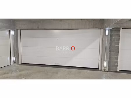 garage 55 m² porte automatique