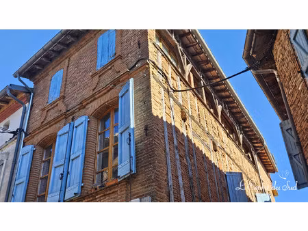 immeuble de caratère rénové  3 logements loués et une cave