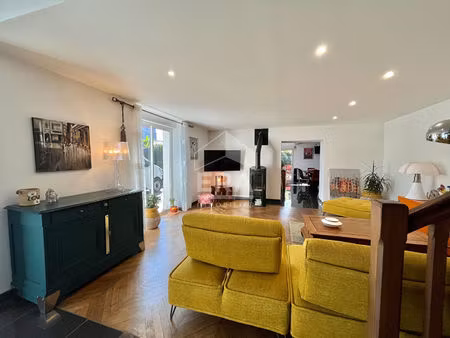 maison benejacq 5 pièces 157.87 m2 accès pmr + garage + piscine + cuisine d'été