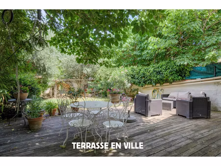 pélissanne - t 5/6 - maison-de-ville 207m2 - jardin - 499 00