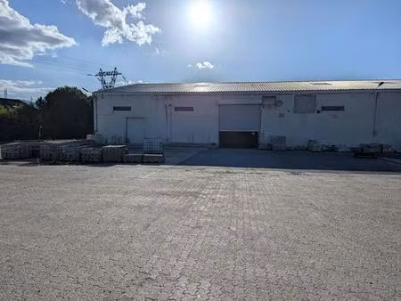 locaux d'activités 380m2 700m2 terrain accès pl