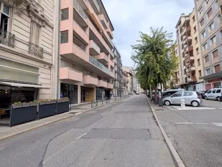 location locaux professionnels à aix-les-bains (73100)  1 617 €