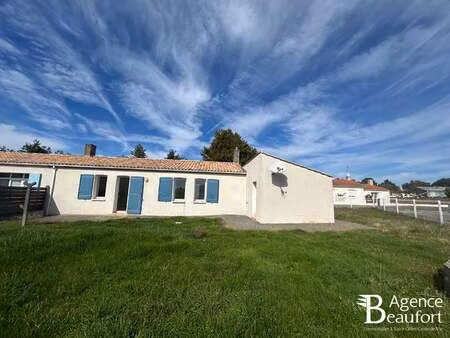 vente maison à givrand (85800) : à vendre / 55m² givrand