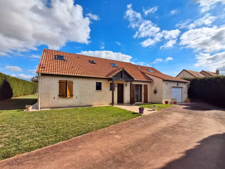 maison familiale de 175 m² avec jardin paysagé – cadre calme et sans vis-à-vis