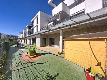 saint martin du touch - local commercial de 700 m² vendu loué