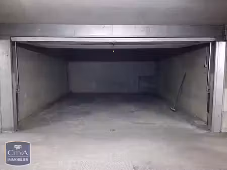 parking à louer - lille (59) - 175€