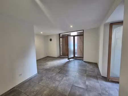 vente local commercial 4 pièces 68 m2 à draguignan