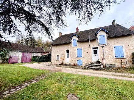 maison en pierre de caractère à flagy : authentique et pleine de potentiel