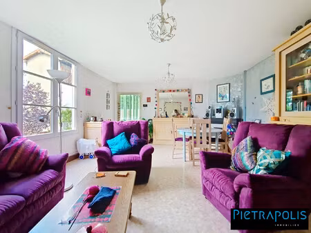 au centre de la clayette  avec jardin et garage