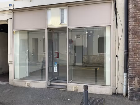 location local commercial 29m² evreux 27000