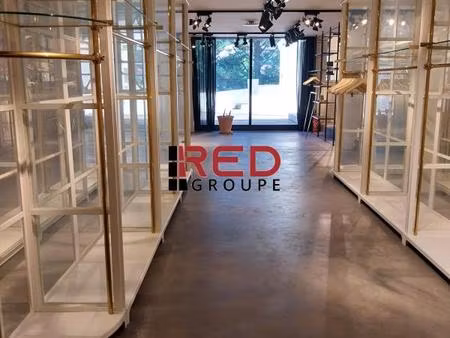 local commercial célony