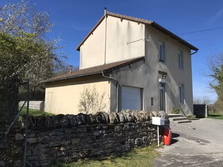 location maison 4 pièces 81 m² à cernon (39240)