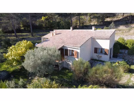 à vendre : magnifique villa de 7 pièces au beausset !