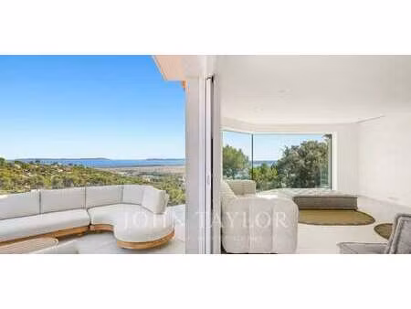 villa avec piscine et terrasse hyeres (83)