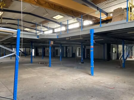 location local commercial