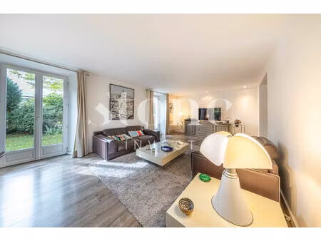 talloires -echarvines -appartement en triplex dans maison ancienne