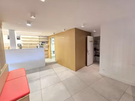 location commerce 2 pièces 72 m² à grézieu-la-varenne (69290)