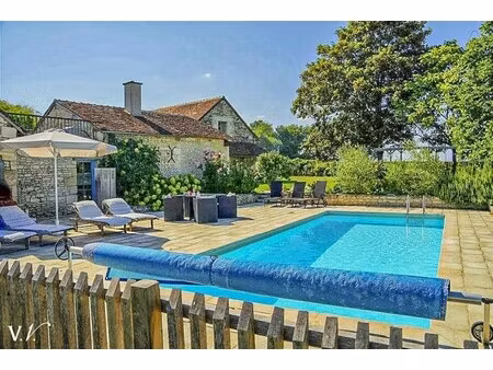 maison de luxe à vendre à luzé