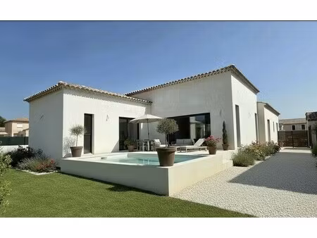 villa de luxe à vendre à arpaillargues-et-aureillac