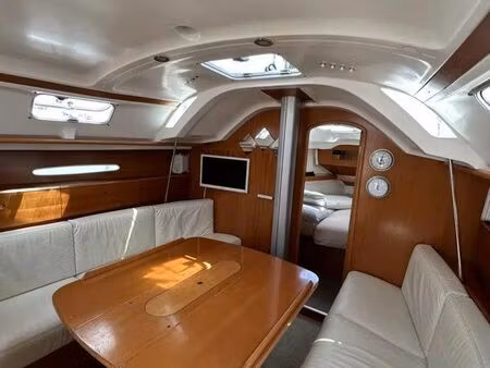 logement bateau à quai