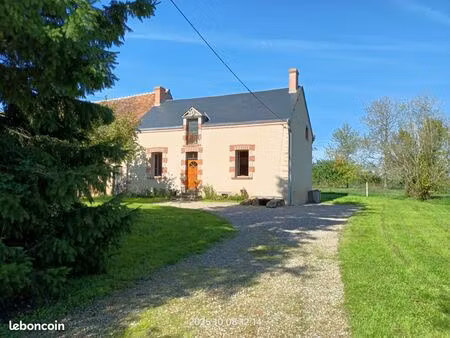 maison dans un parc arboré