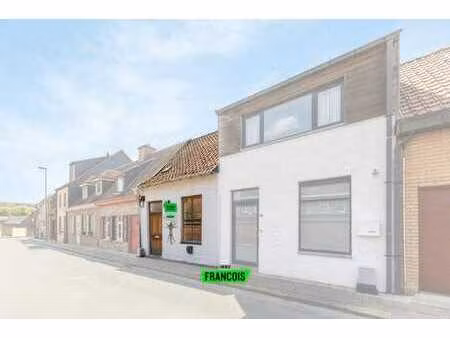 maison mitoyenne à vendre au cœur de watou !