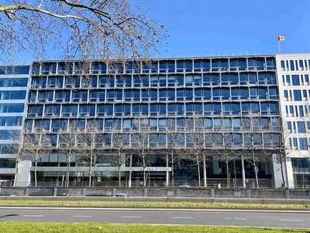 modern offices for rent with inner garden