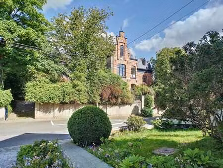 bien rare au centre de la hulpe