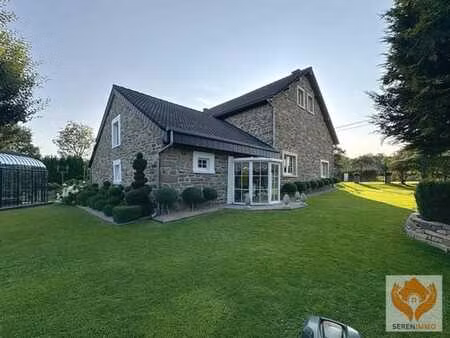 maison d'exception de 5 chambres avec beau jardin