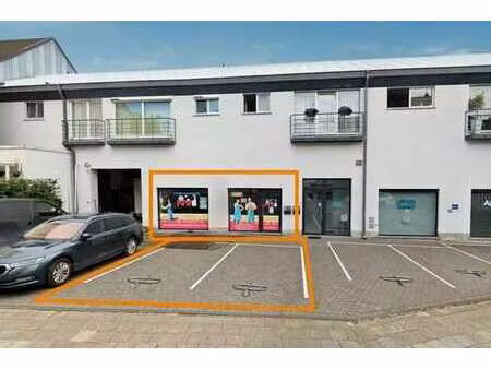 espace commercial idéalement situé – 103 m²