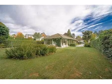 centre/faubourg - confortable bungalow à rénover - 150m² - 7