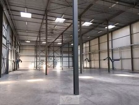 à louer – entrepôt logistique avec bureaux & showroom à m...