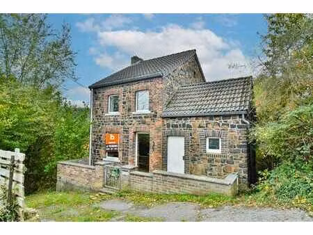 charmante maison dans un cadre verdoyant !