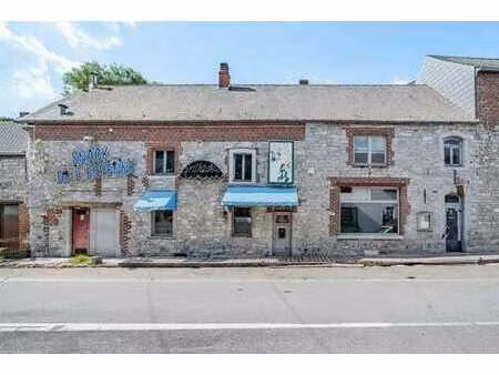 espace commercial plus appartement ou projet d'appartements!