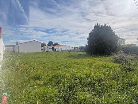 vente terrain à soullans (85300) : à vendre / 250m² soullans