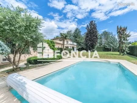 villa 8 pièces 281 m²